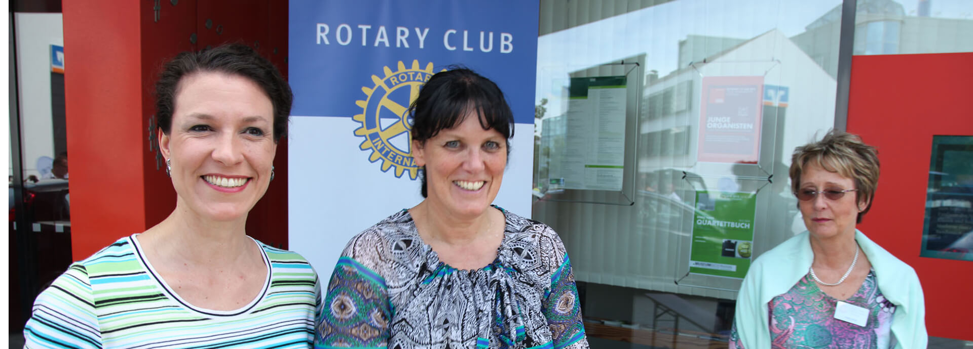 Rotary Club Hohenkarpfen mit Spendenstand auf dem Stadtfest in Trossingen